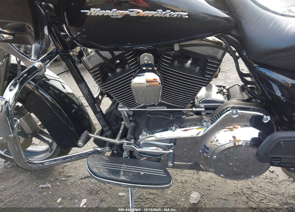 2016 HARLEY-DAVIDSON FLTRXS ROAD GLIDE SPECIAL VIN: 1HD1KTM12GB642994