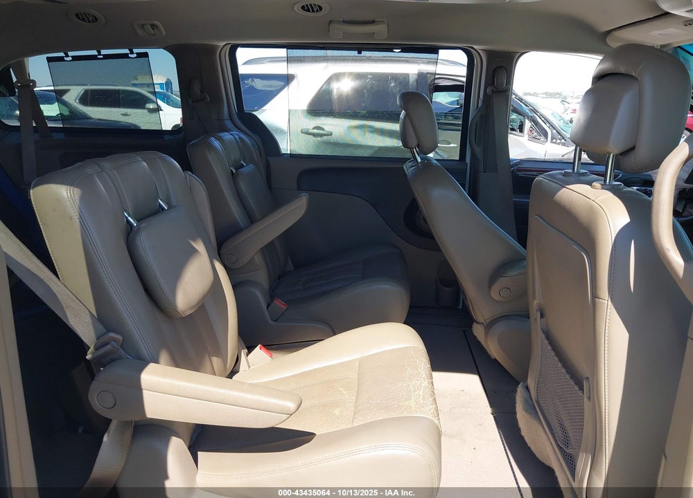 2012 CHRYSLER TOWN & COUNTRY VIN: 2C4RC1CG4CR181725