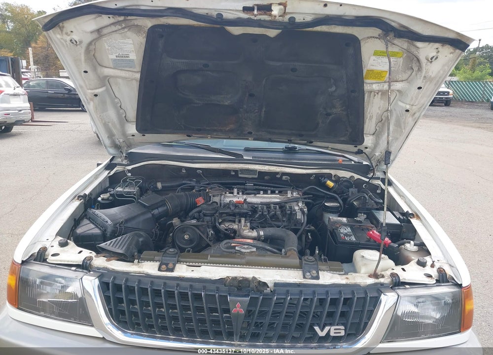 1998 MITSUBISHI MONTERO SPORT LS VIN: JA4MT31P9WP018626