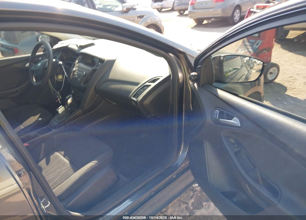 2018 FORD FOCUS VIN: 1FADP3K23JL286543