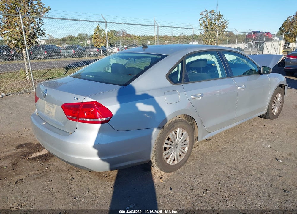 2015 VOLKSWAGEN PASSAT VIN: 1VWAT7A3XFC071692