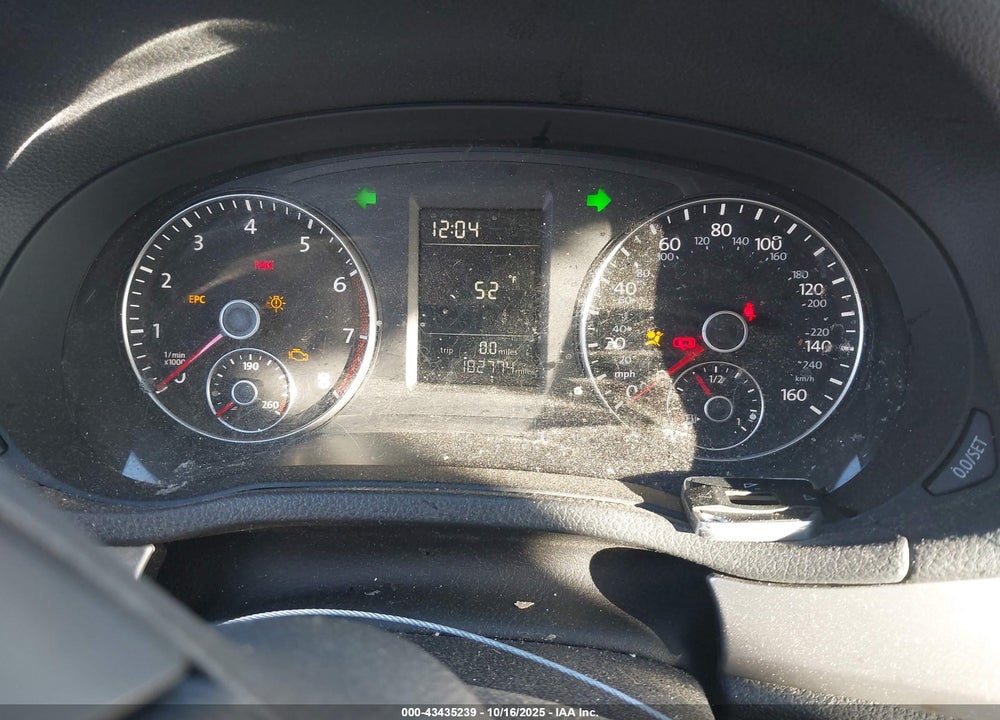 2015 VOLKSWAGEN PASSAT VIN: 1VWAT7A3XFC071692