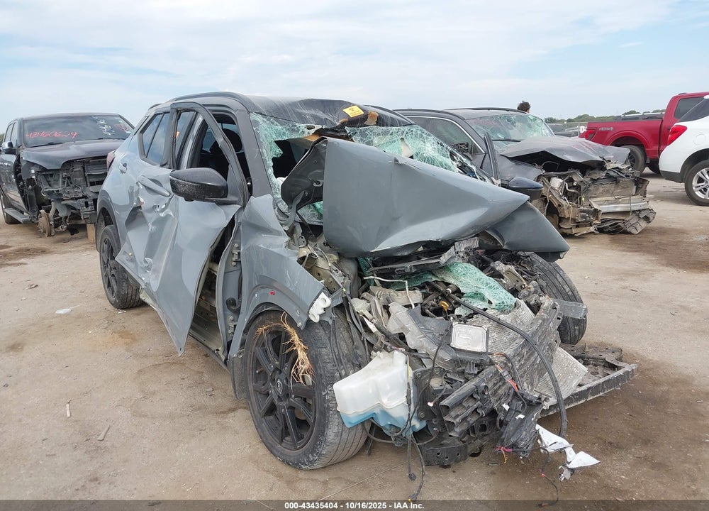 2022 NISSAN KICKS SR XTRONIC CVT VIN: 3N1CP5DV6NL493563
