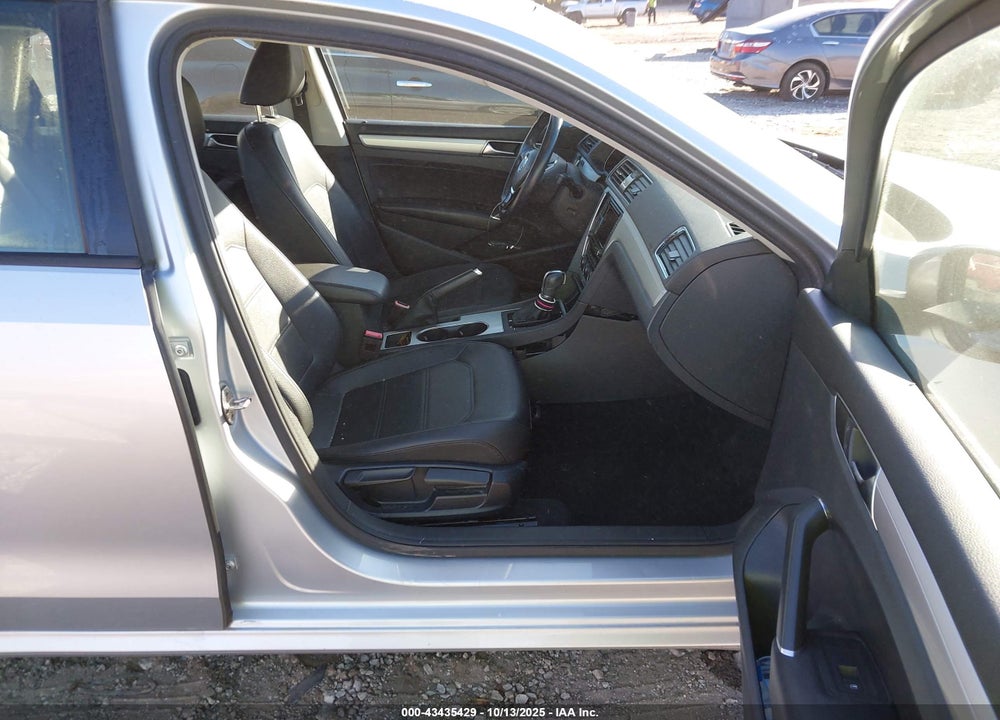 2019 VOLKSWAGEN PASSAT 2.0T WOLFSBURG EDITION VIN: 1VWLA7A36KC006136