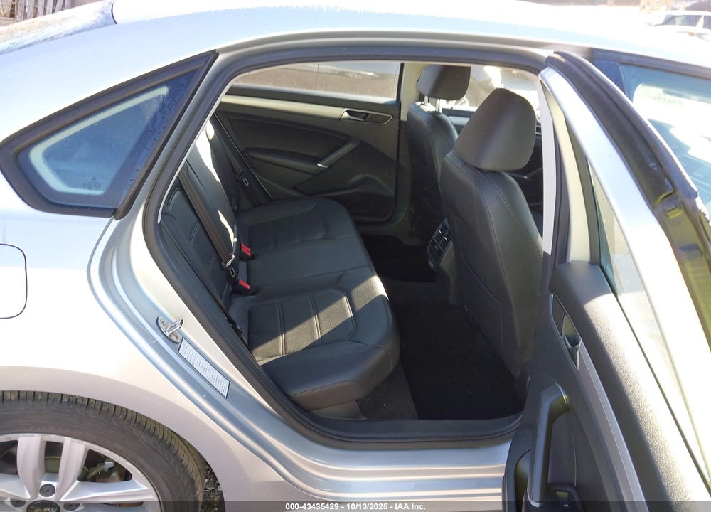 2019 VOLKSWAGEN PASSAT 2.0T WOLFSBURG EDITION VIN: 1VWLA7A36KC006136