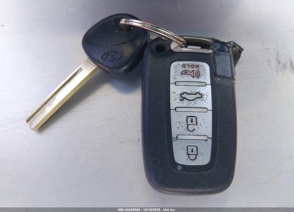 2016 HYUNDAI VELOSTER VIN: KMHTC6AD6GU267165
