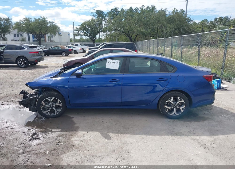 2019 KIA FORTE LXS VIN: 3KPF24ADXKE102526