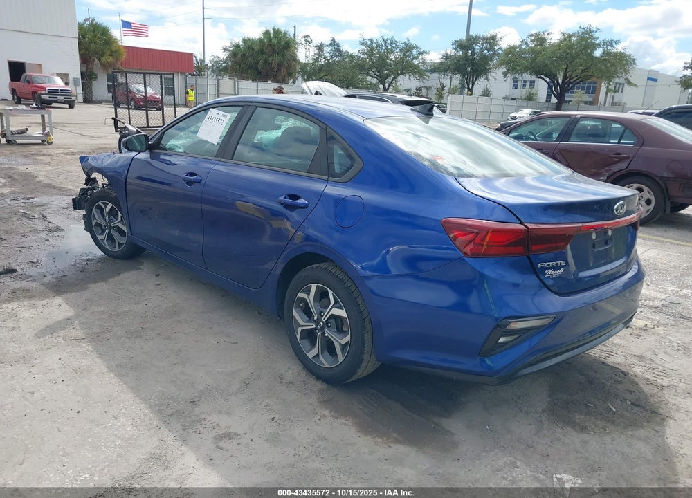 2019 KIA FORTE LXS VIN: 3KPF24ADXKE102526