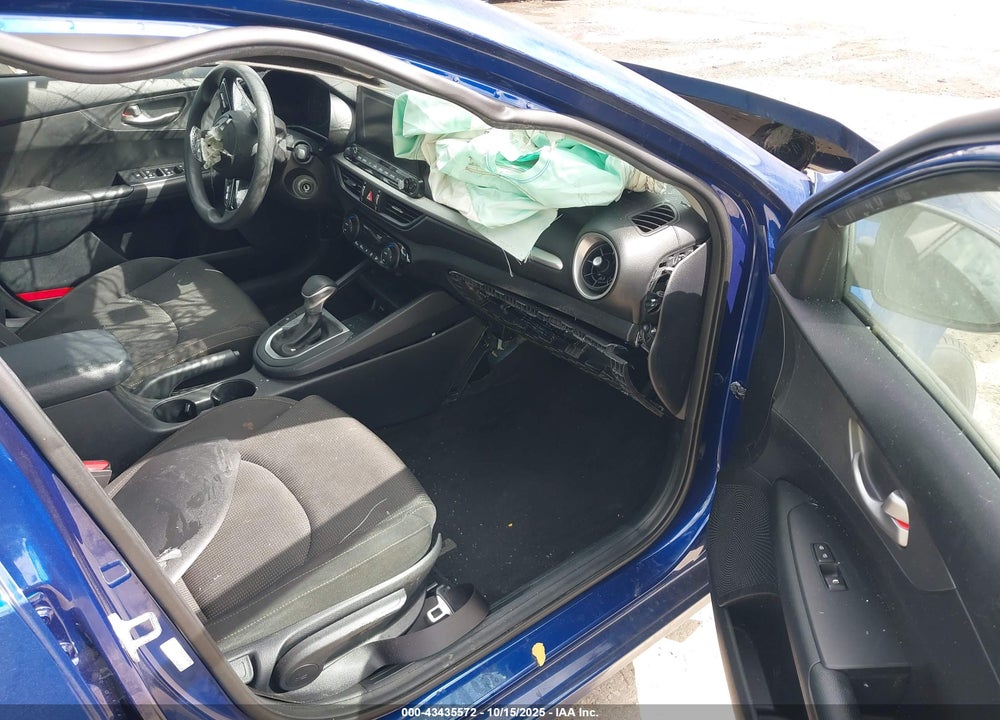 2019 KIA FORTE LXS VIN: 3KPF24ADXKE102526