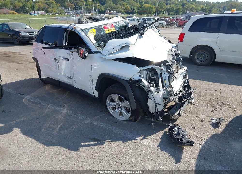 2021 TOYOTA RAV4 XLE VIN: 2T3W1RFV0MC143399