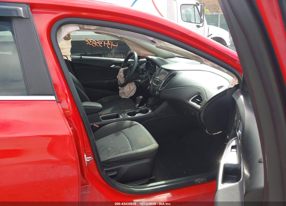 2018 CHEVROLET CRUZE VIN: 1G1BE5SM5J7232182