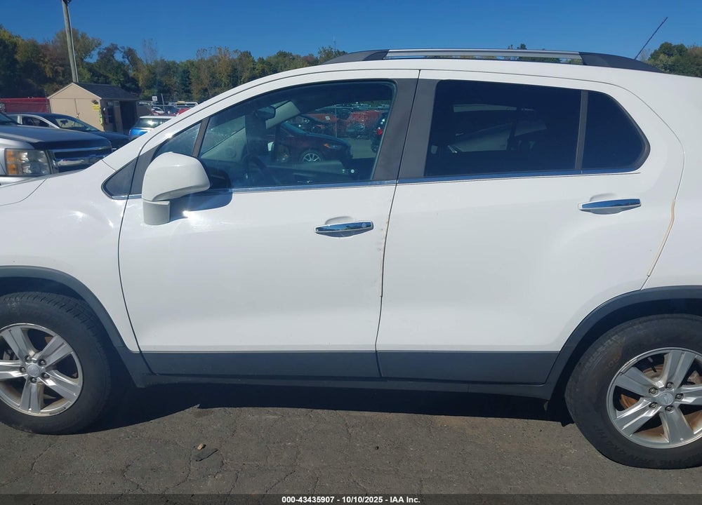 2019 CHEVROLET TRAX VIN: 3GNCJPSB3KL143183