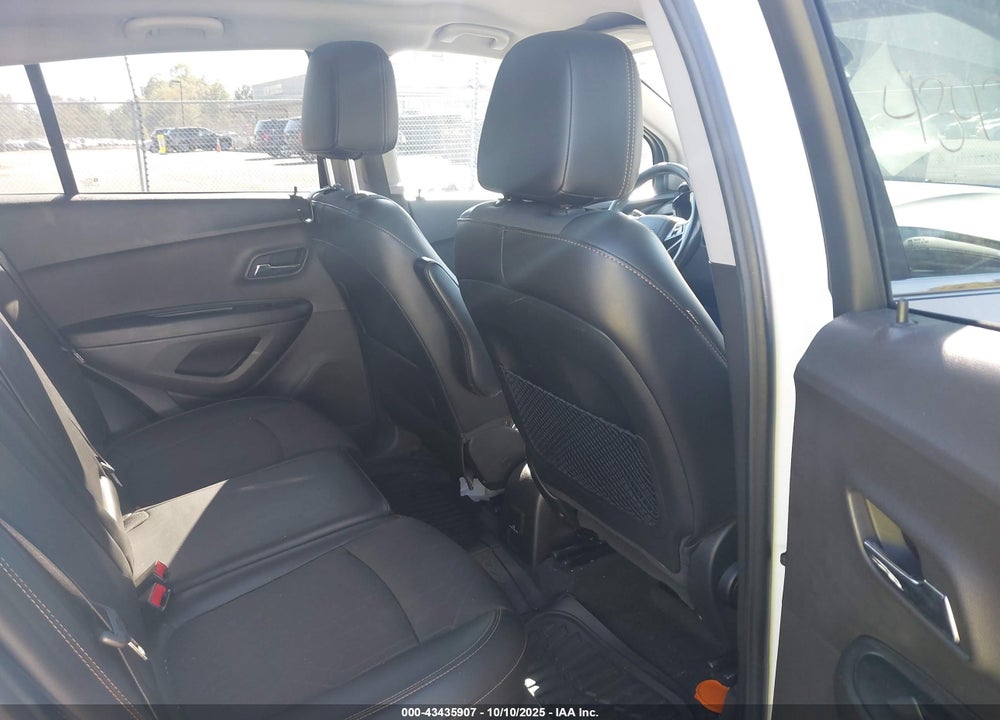 2019 CHEVROLET TRAX VIN: 3GNCJPSB3KL143183