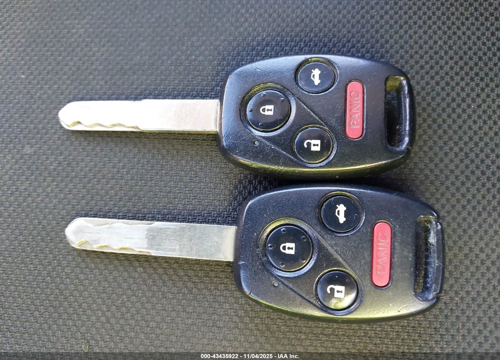 2011 HONDA ACCORD VIN: 1HGCS2B86BA003392