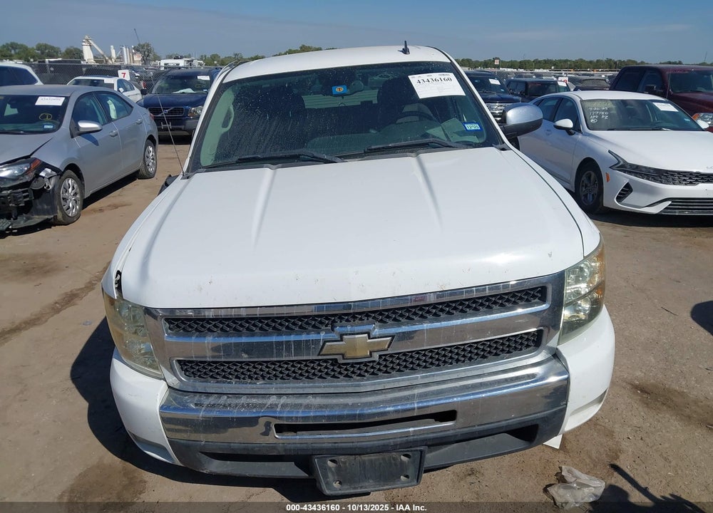 2011 CHEVROLET SILVERADO 1500 LT VIN: 1GCRCSE03BZ301170