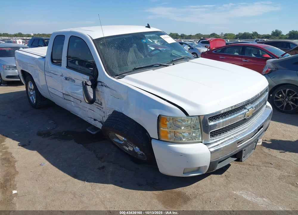 2011 CHEVROLET SILVERADO 1500 LT VIN: 1GCRCSE03BZ301170