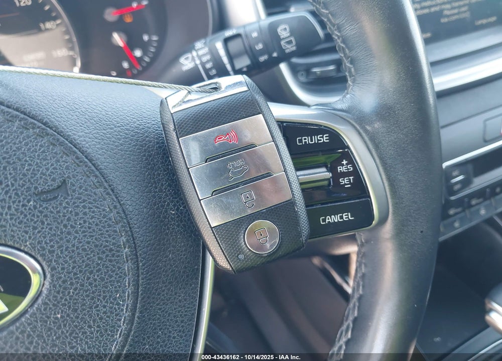 2019 KIA SORENTO VIN: 5XYPH4A51KG508094