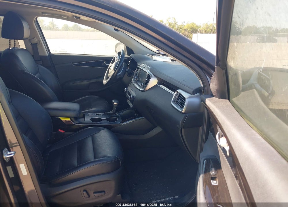 2019 KIA SORENTO VIN: 5XYPH4A51KG508094