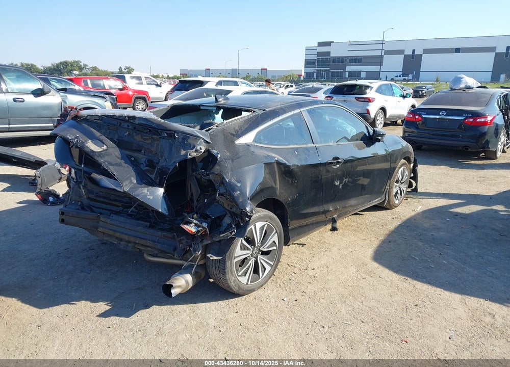 2018 HONDA CIVIC VIN: 2HGFC3A36JH351070