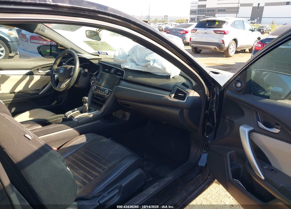 2018 HONDA CIVIC VIN: 2HGFC3A36JH351070