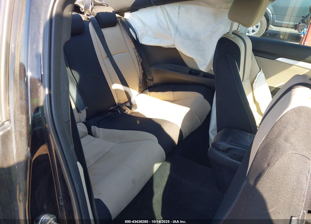 2018 HONDA CIVIC VIN: 2HGFC3A36JH351070