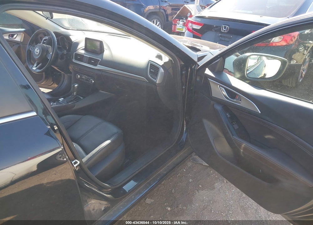 2018 MAZDA 3 VIN: 3MZBN1L30JM268516