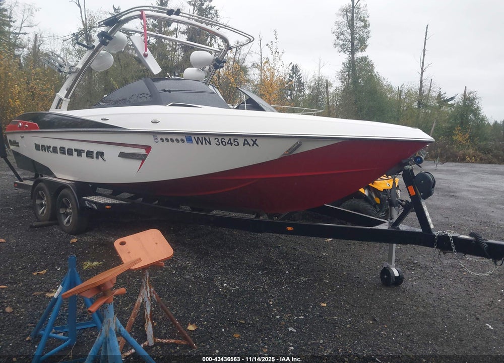 2014 MALIBU BOAT TRAILER VIN: MB2S0523F414