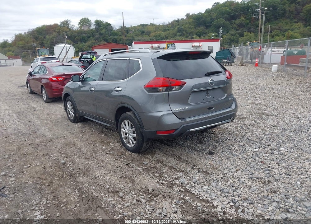 2017 NISSAN ROGUE VIN: 5N1AT2MV7HC781604