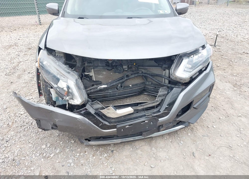 2017 NISSAN ROGUE VIN: 5N1AT2MV7HC781604