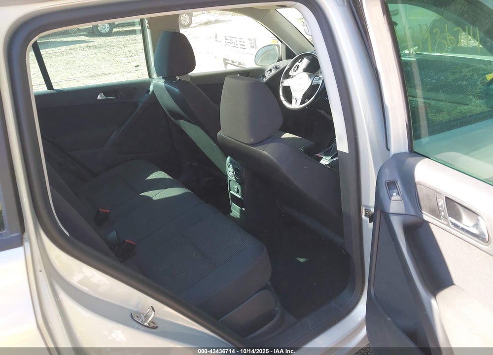 2013 VOLKSWAGEN TIGUAN S VIN: WVGBV3AX5DW604875