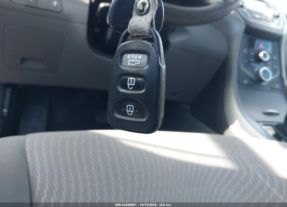 2014 HYUNDAI ELANTRA SE VIN: KMHDH4AEXEU084724