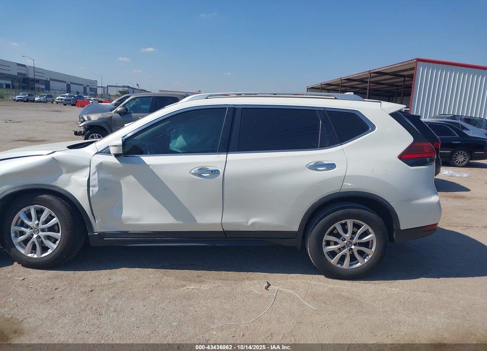 2017 NISSAN ROGUE SV VIN: JN8AT2MTXHW136046