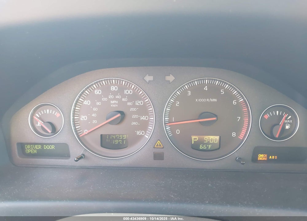 2006 VOLVO V70 2.5T VIN: YV1SW592462550821