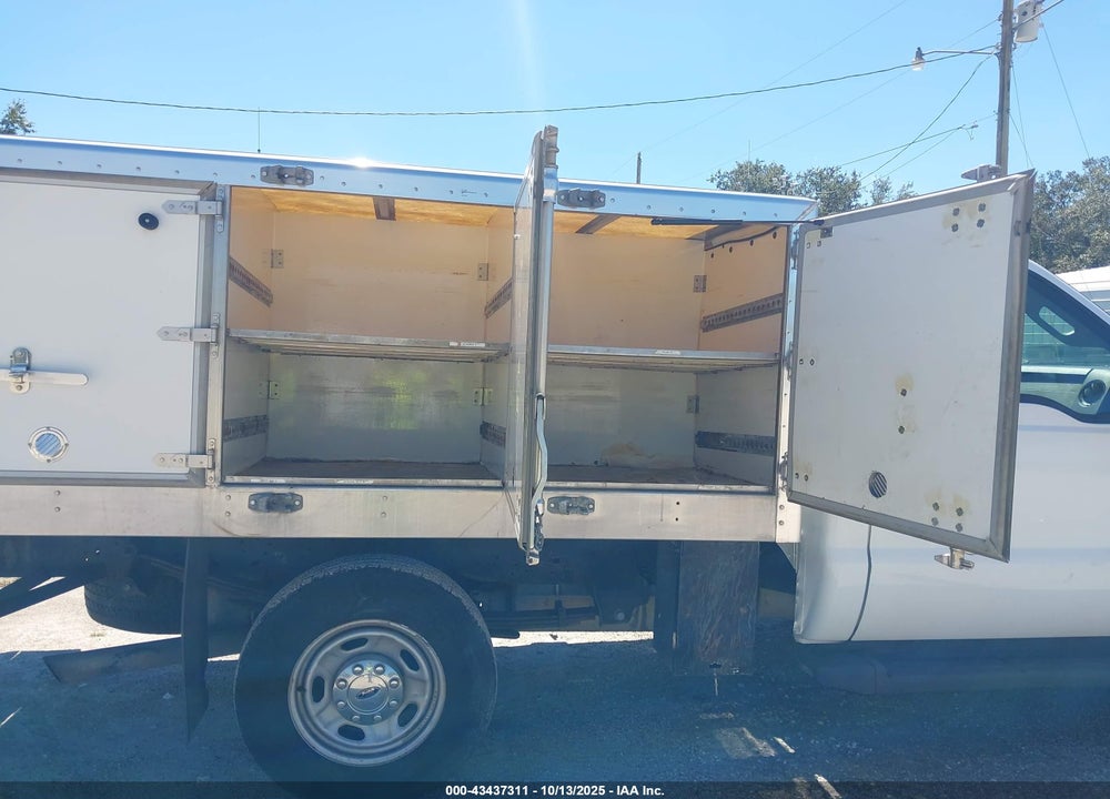2011 FORD F-250 XL VIN: 1FDBF2A68BEB57606