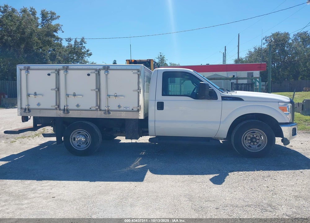 2011 FORD F-250 XL VIN: 1FDBF2A68BEB57606