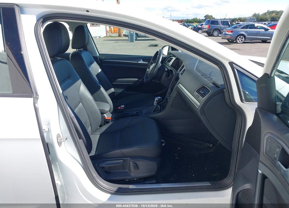 2019 VOLKSWAGEN E-GOLF SEL PREMIUM VIN: WVWPR7AU9KW908641