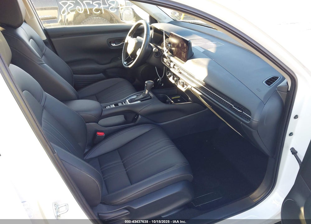 2025 HONDA HR-V VIN: 3CZRZ2H73SM748553