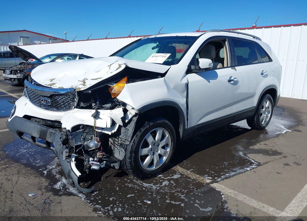 2011 KIA SORENTO LX VIN: 5XYKT4A16BG182993