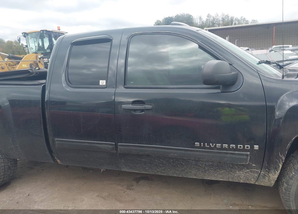 2009 CHEVROLET SILVERADO 1500 LT VIN: 1GCEK29J39Z118513