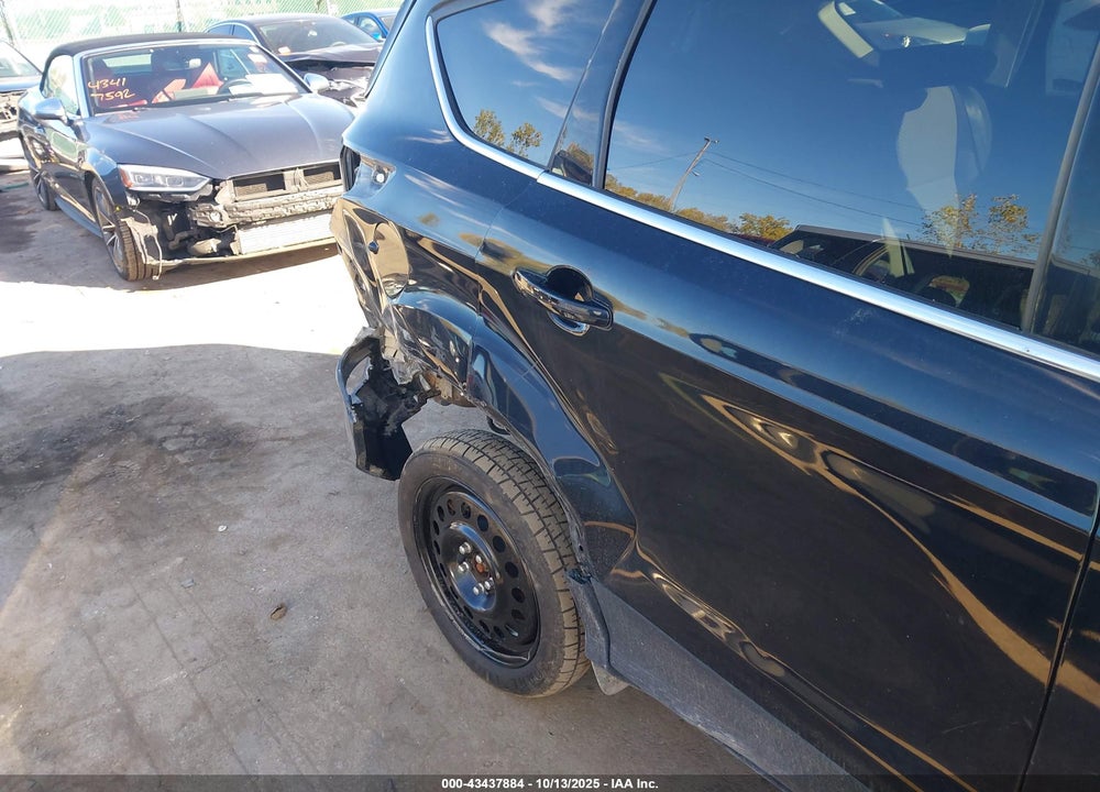 2018 FORD ESCAPE VIN: 1FMCU9GD2JUC57424