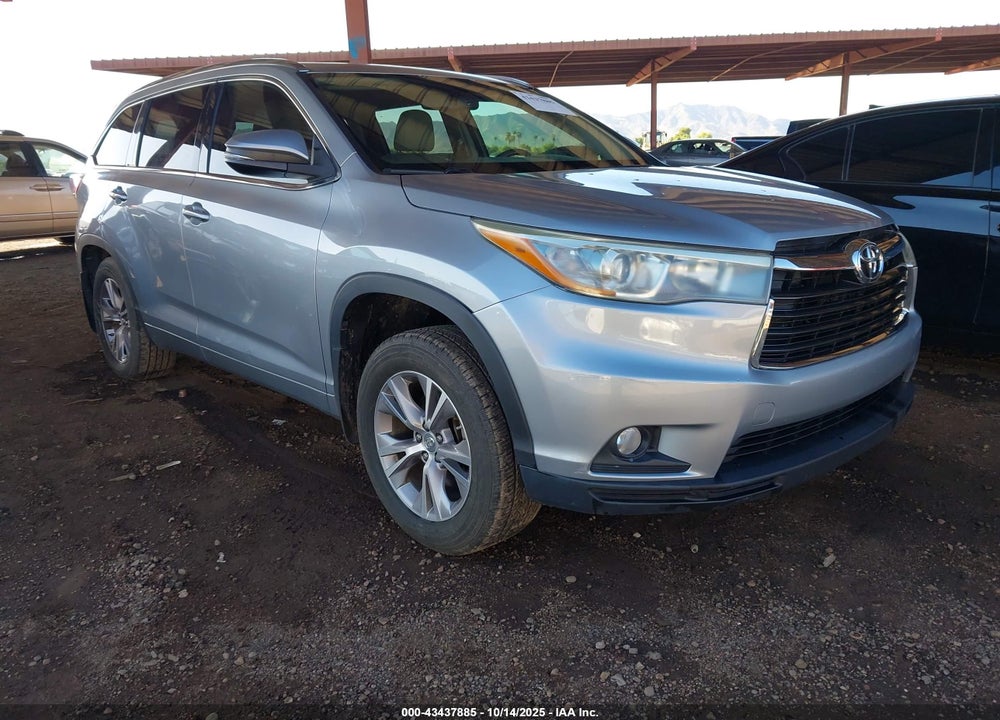 2015 TOYOTA HIGHLANDER XLE V6 VIN: 5TDJKRFH7FS096831