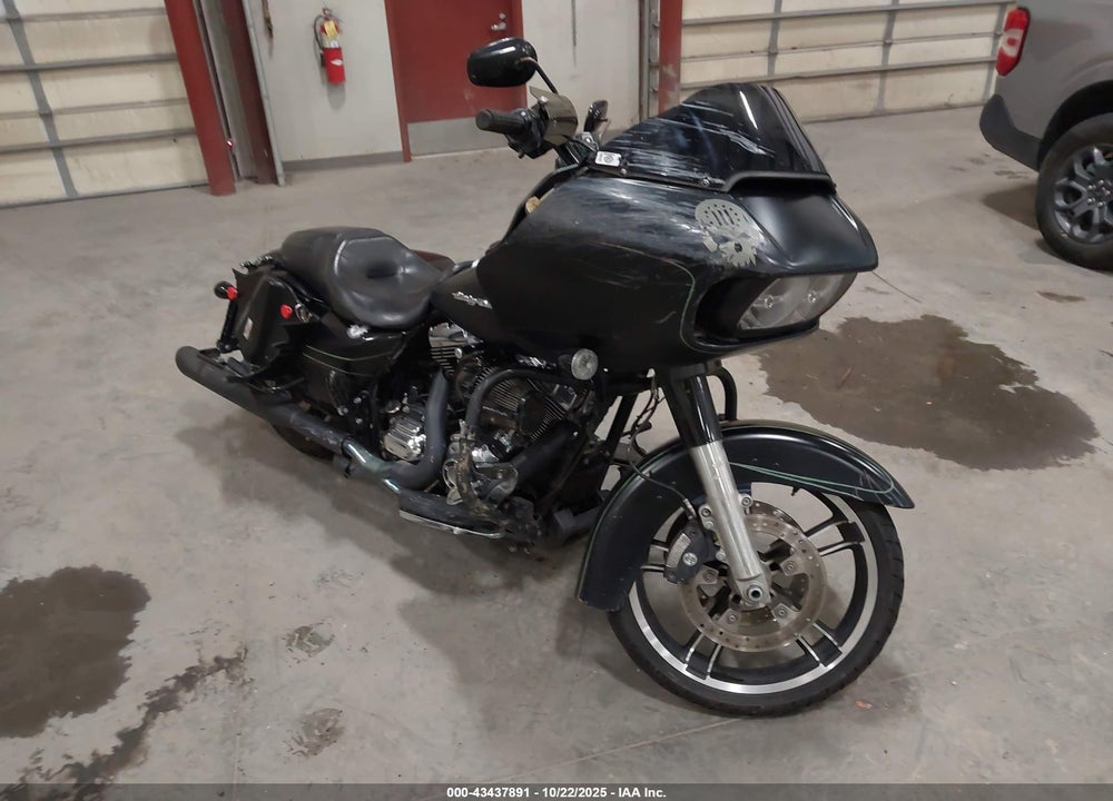 2015 HARLEY-DAVIDSON FLTRXS ROAD GLIDE SPECIAL VIN: 1HD1KTM18FB601302