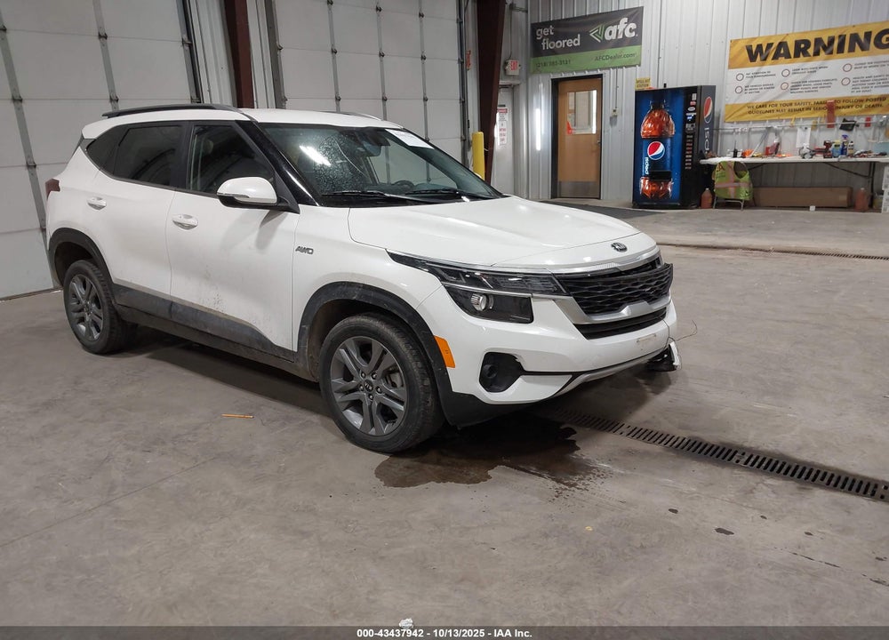 2021 KIA SELTOS S VIN: KNDEUCAA2M7097654