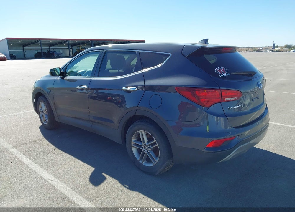 2017 HYUNDAI SANTA FE SPORT 2.4L VIN: 5NMZTDLB2HH011631