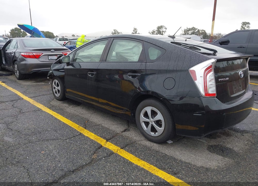 2013 TOYOTA PRIUS THREE VIN: JTDKN3DU2D5543092