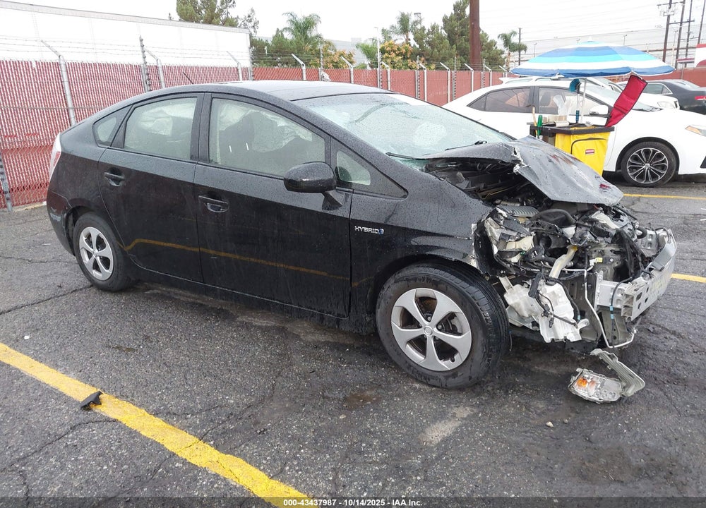 2013 TOYOTA PRIUS THREE VIN: JTDKN3DU2D5543092
