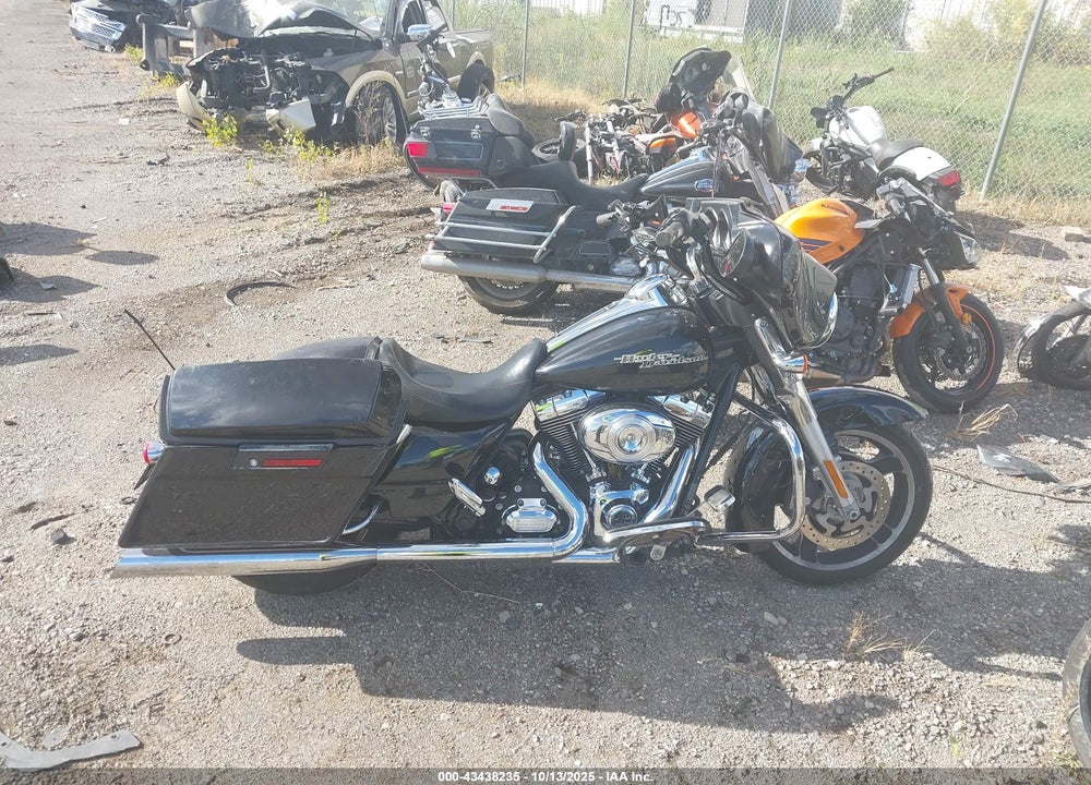 2013 HARLEY-DAVIDSON FLHX STREET GLIDE VIN: 1HD1KBM12DB690968