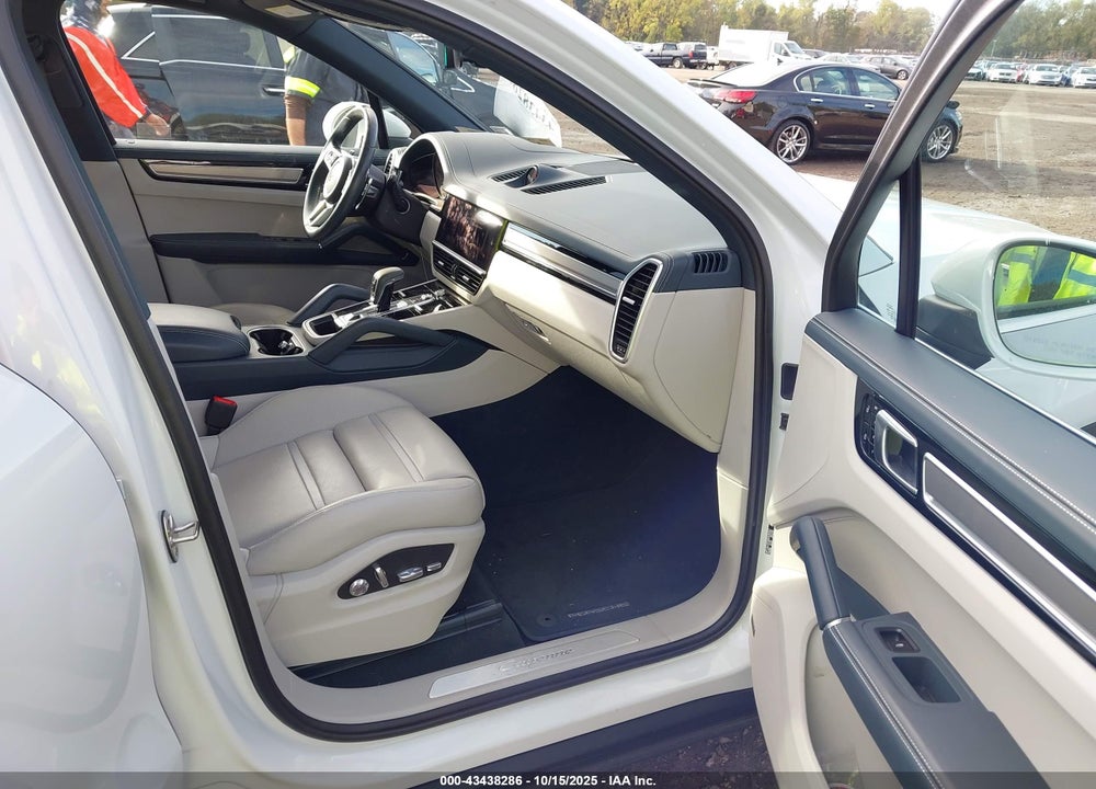 2021 PORSCHE CAYENNE VIN: WP1AA2AY6MDA06660