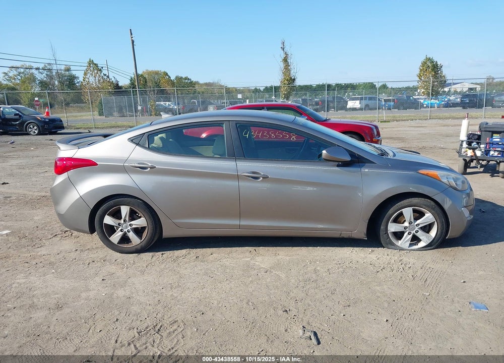 2013 HYUNDAI ELANTRA VIN: 5NPDH4AE1DH435744