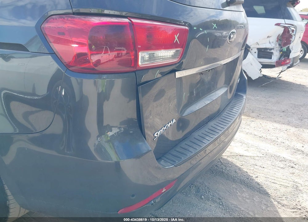 2016 KIA SEDONA VIN: KNDMC5C1XG6138081
